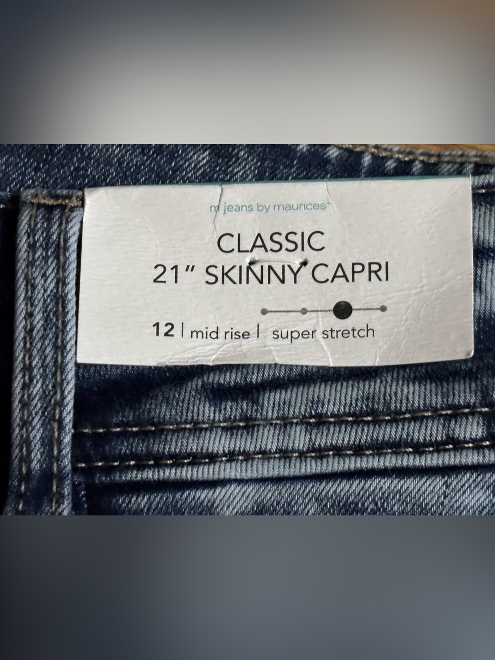 M Jeans By Maurices Classic 21 Inch Cuffed Denim Capri Women’s Size 12 Acid Wash - Picture 9 of 16